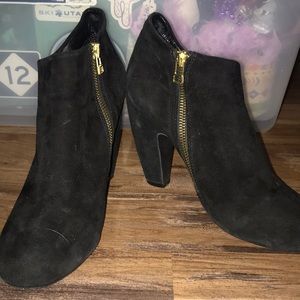 Steve Madden ankle boo with heel